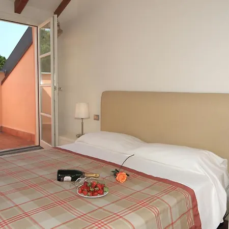Apartment Sleeps 6 Pool T421407 Meina