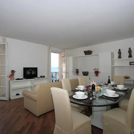 Sleeps 6 Pool T421407 *